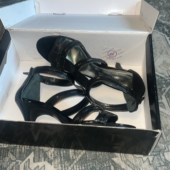 Alfani women’s Delia Black Sophisticated Heels size 8.5 - Picture 10 of 11